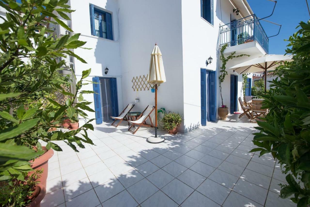 Aquarella-Stylish Veranda Apartment In Centre Of Poros Town מראה חיצוני תמונה