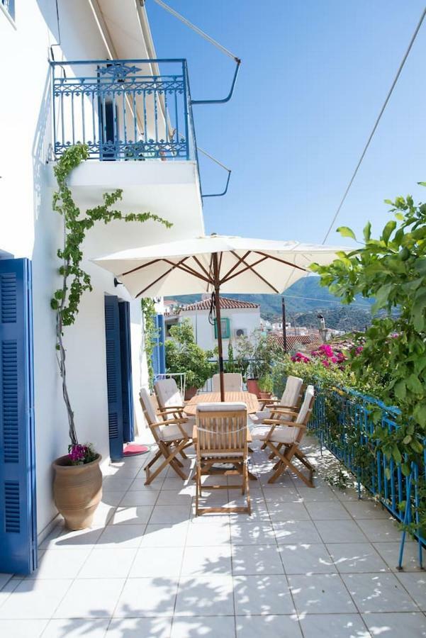 Aquarella-Stylish Veranda Apartment In Centre Of Poros Town מראה חיצוני תמונה
