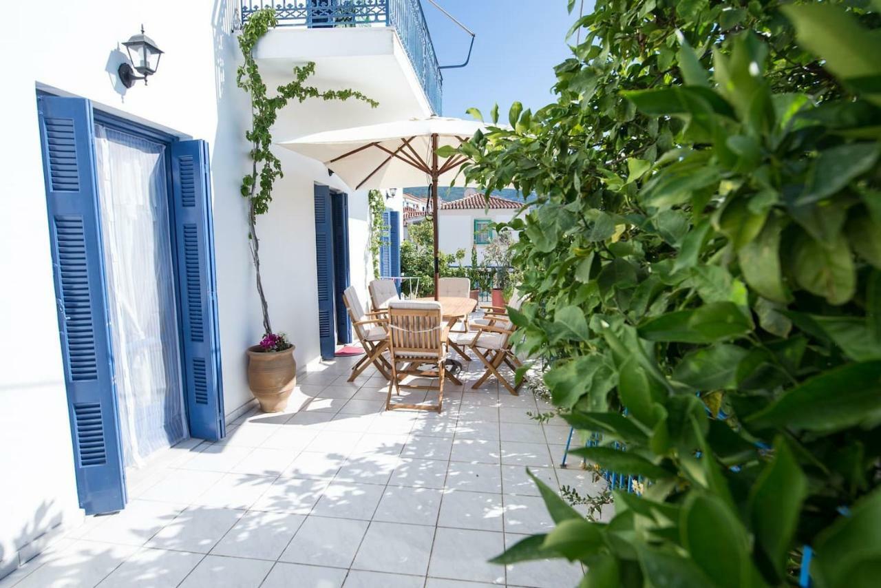 Aquarella-Stylish Veranda Apartment In Centre Of Poros Town מראה חיצוני תמונה