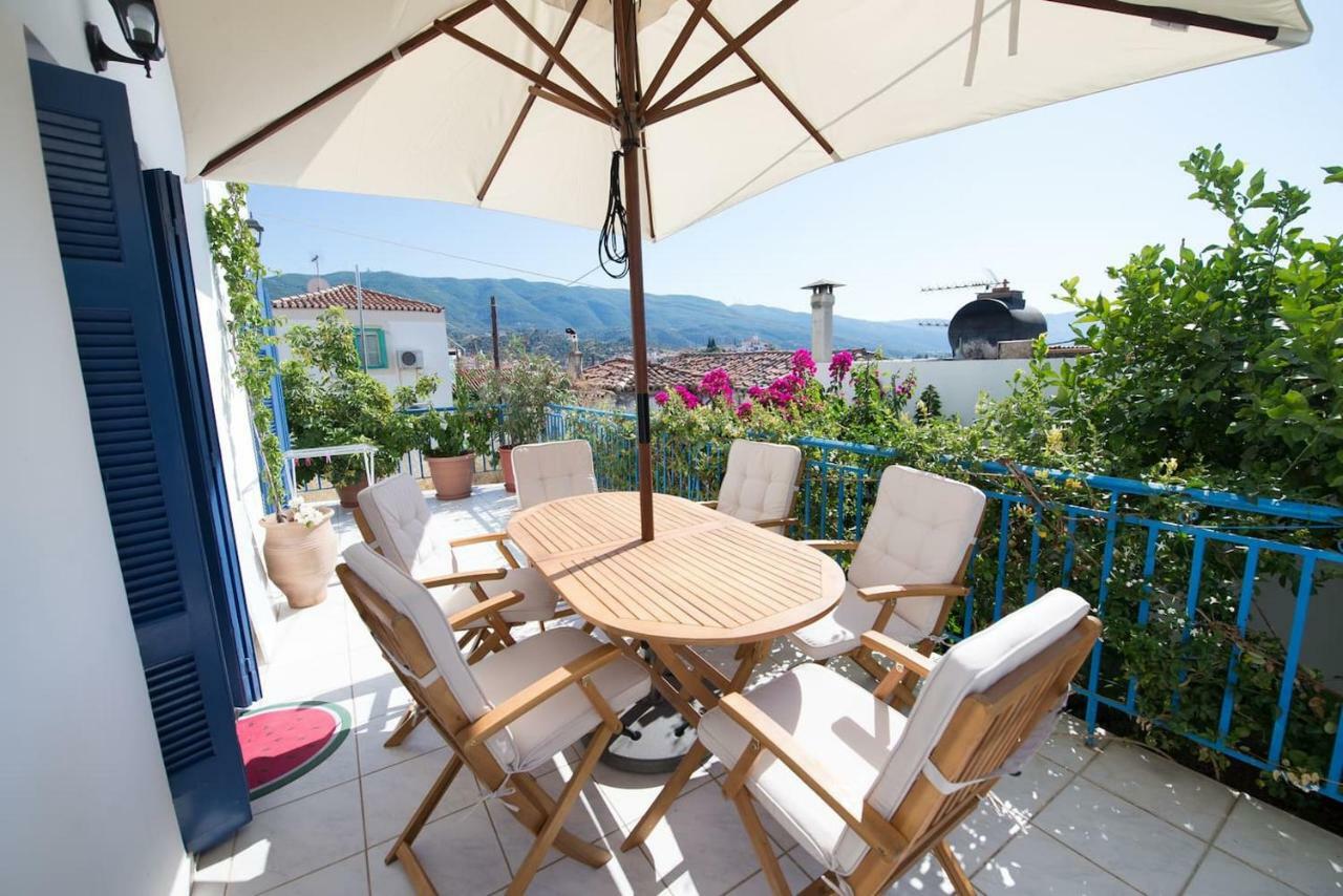 Aquarella-Stylish Veranda Apartment In Centre Of Poros Town מראה חיצוני תמונה